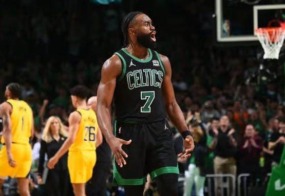 开云官网-步行者黔驴技穷 0比2逆转绿军仅有那个男人曾做到